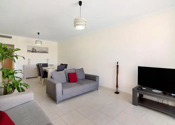 Townhouse Apartment *